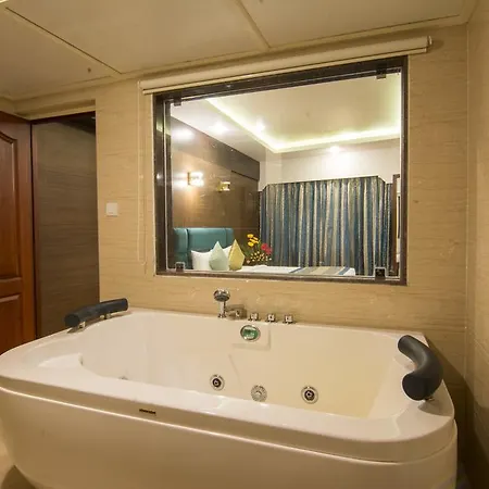 Shenbaga Hotel And Convention Centre Pondicherry Room photo