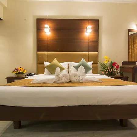 Shenbaga Hotel And Convention Centre Pondicherry Room photo