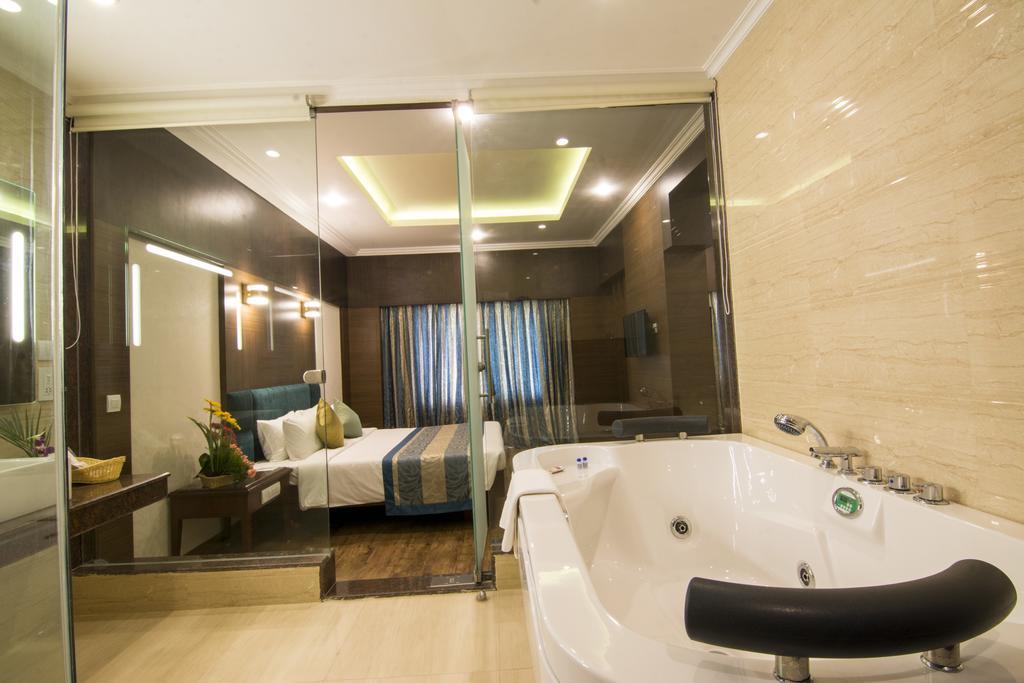 Shenbaga And Convention Centre Hotel