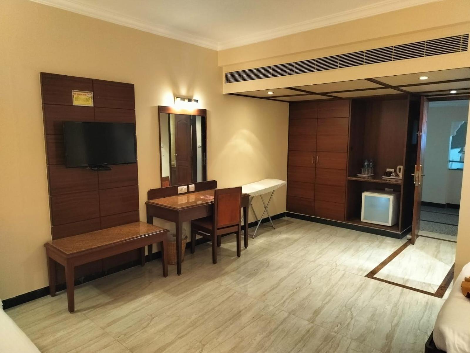Shenbaga And Convention Centre Hotel 4*